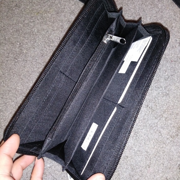 Wallets - Picture 4 of 4